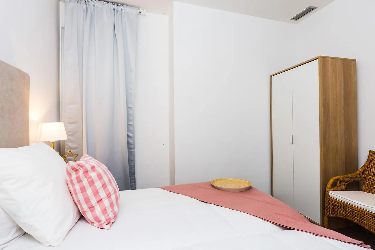 Apartamentos Cornellalux 2 Cornella de Llobregat
